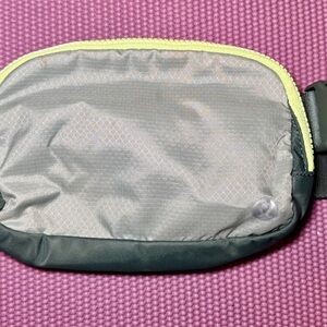 Lululemon Everywhere Belt Bag Green Neon Crossbody Strap Fanny Pack 1L Gym Waist